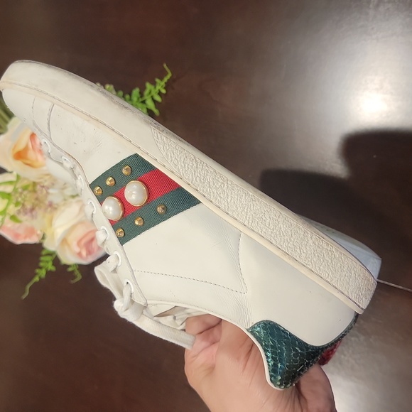 Authentic Gucci shoes - Picture 7 of 15